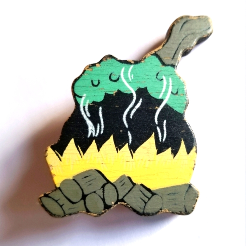 Vintage Halloween cauldron brooch pin witche's brew painted wood fire Taiwan